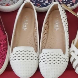 Little girl slip on flats